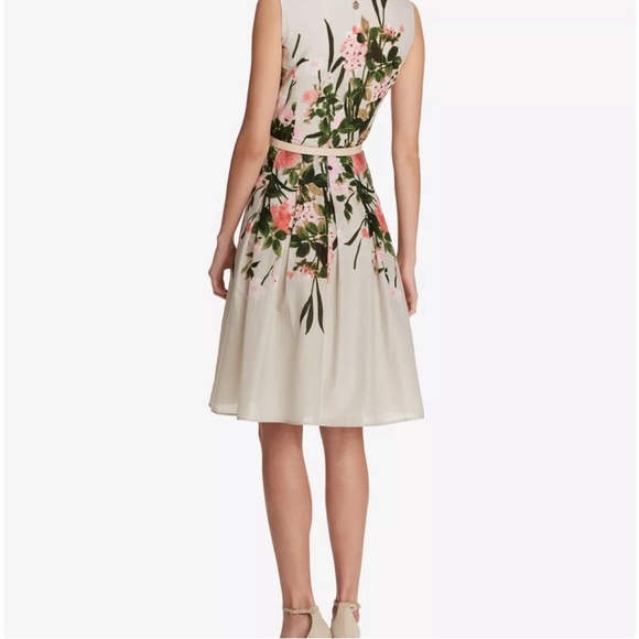 Tommy Hilfiger Fit and Flare Floral Midi Dress, size 2 - Picture 2 of 6